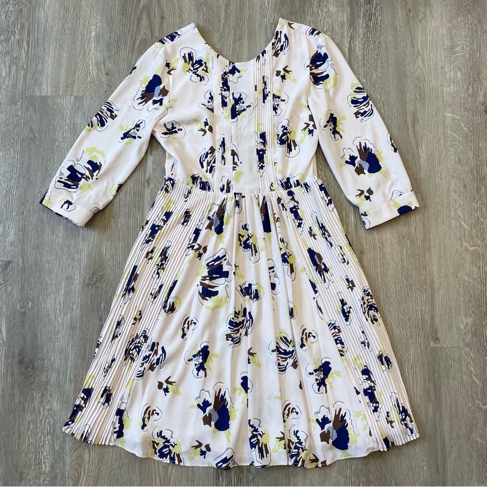 SETRE Open Back Lace Up Abstract Floral Pleated Skirt Dress - Size M